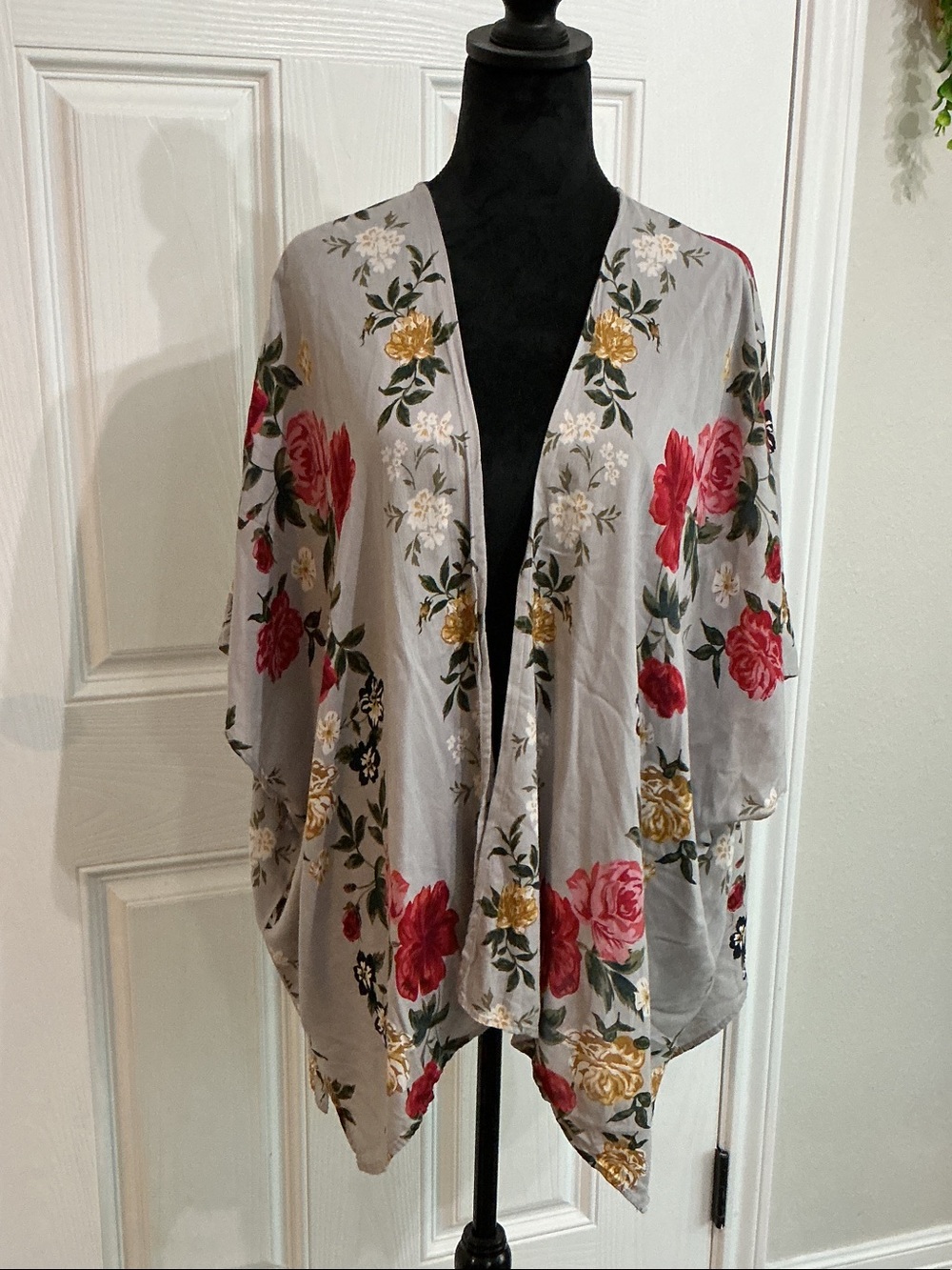 Angie Floral Kimono Shrug in Gray with Red & Gold Blooms